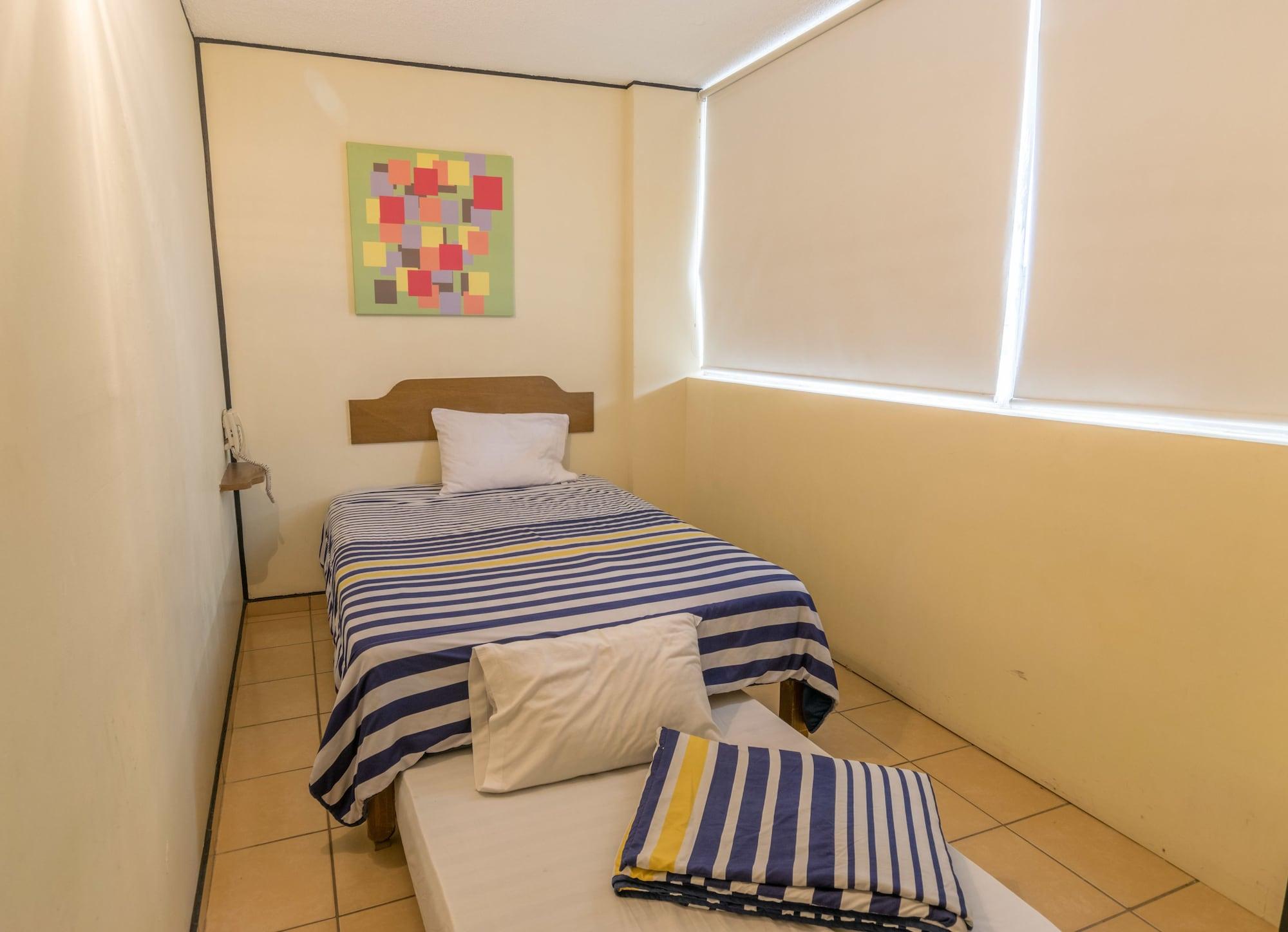 Hotel Mateos 1215 เลออน ภายนอก รูปภาพ