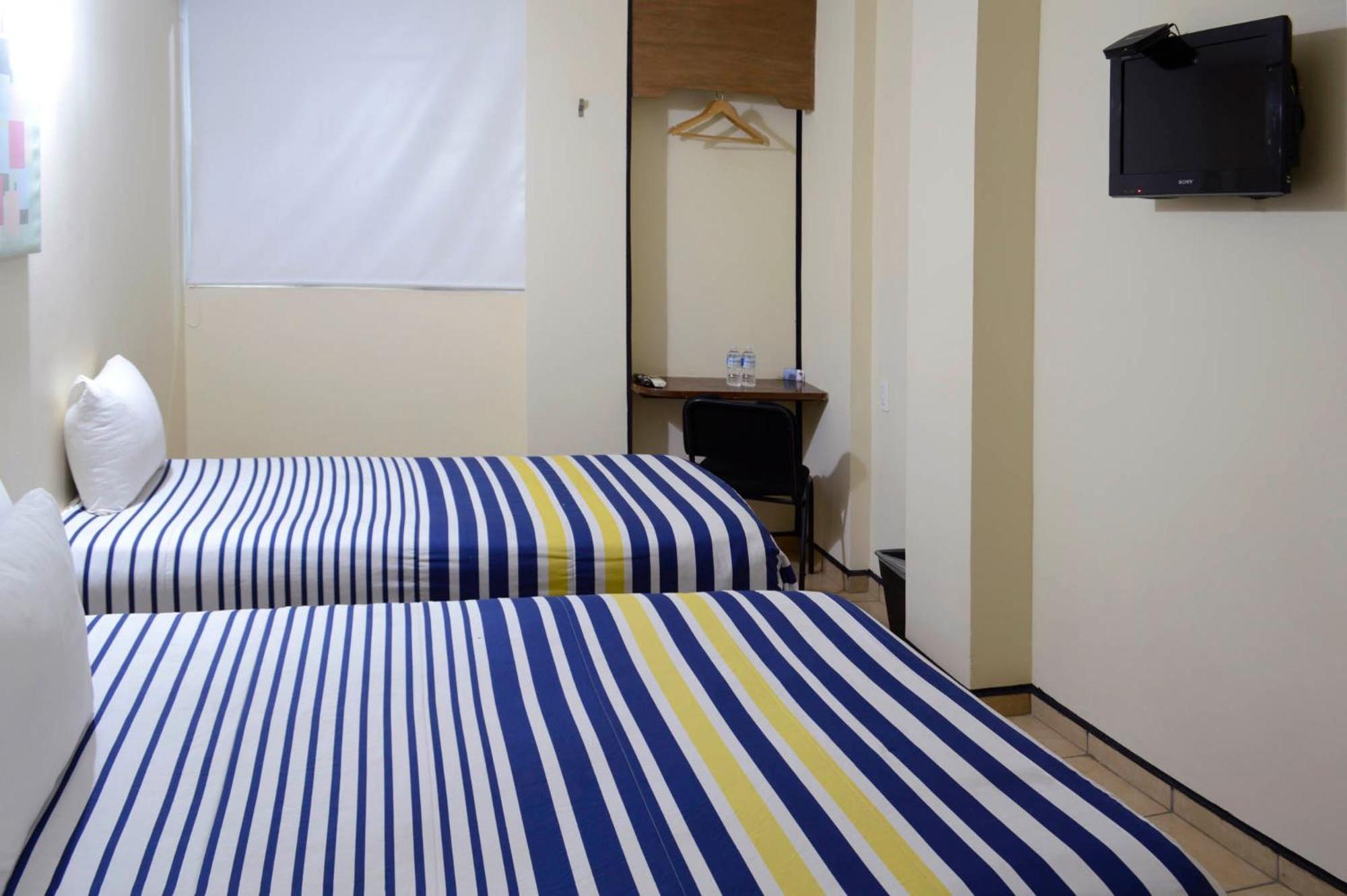 Hotel Mateos 1215 เลออน ภายนอก รูปภาพ